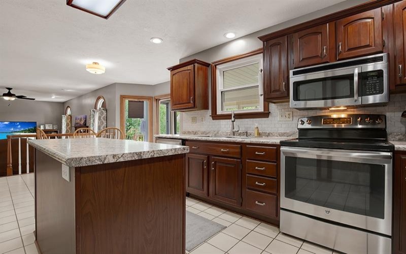 4204 Summervale Ct, Murrysville, 15668, 4 Bedrooms Bedrooms, ,2.1 BathroomsBathrooms,Residential,For Sale,Summervale Ct,1701228
