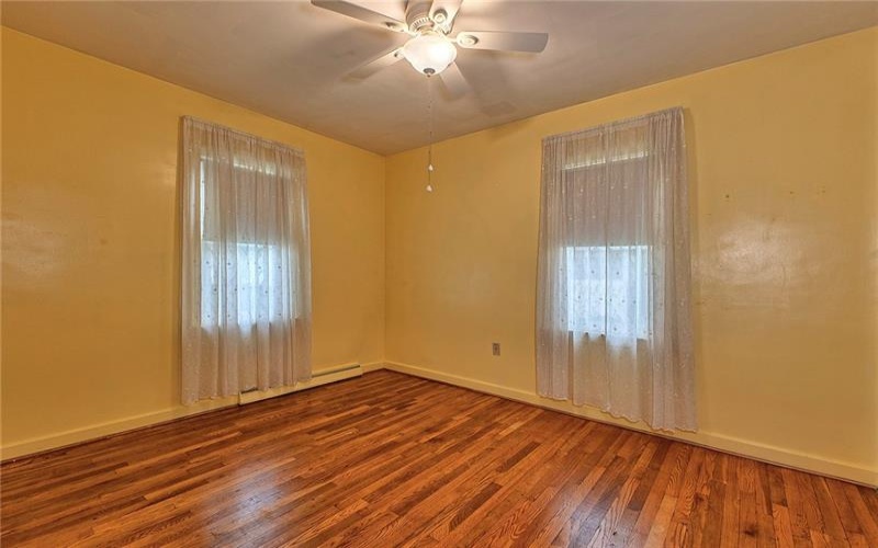 28 Monroe St, Latrobe, 15650, 3 Bedrooms Bedrooms, 8 Rooms Rooms,1 BathroomBathrooms,Residential,For Sale,Monroe St,1701311