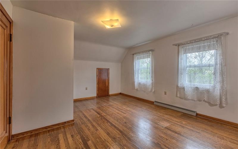 28 Monroe St, Latrobe, 15650, 3 Bedrooms Bedrooms, 8 Rooms Rooms,1 BathroomBathrooms,Residential,For Sale,Monroe St,1701311