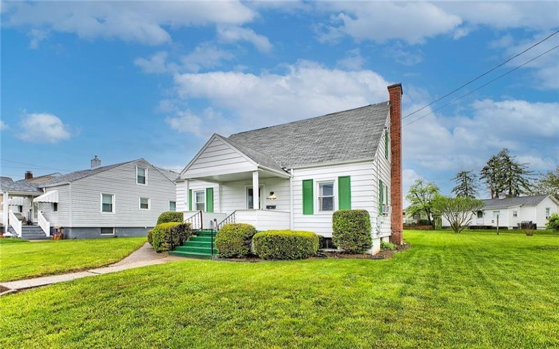 28 Monroe St, Latrobe, 15650, 3 Bedrooms Bedrooms, 8 Rooms Rooms,1 BathroomBathrooms,Residential,For Sale,Monroe St,1701311