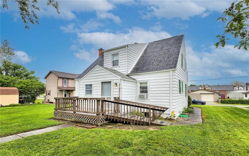 28 Monroe St, Latrobe, 15650, 3 Bedrooms Bedrooms, 8 Rooms Rooms,1 BathroomBathrooms,Residential,For Sale,Monroe St,1701311