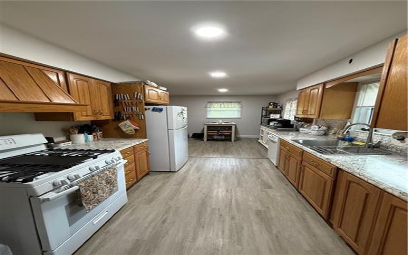 160 Skellytown Rd, Irwin, 15642, 3 Bedrooms Bedrooms, ,1 BathroomBathrooms,Residential,For Sale,Skellytown Rd,1701320