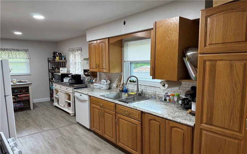 160 Skellytown Rd, Irwin, 15642, 3 Bedrooms Bedrooms, ,1 BathroomBathrooms,Residential,For Sale,Skellytown Rd,1701320