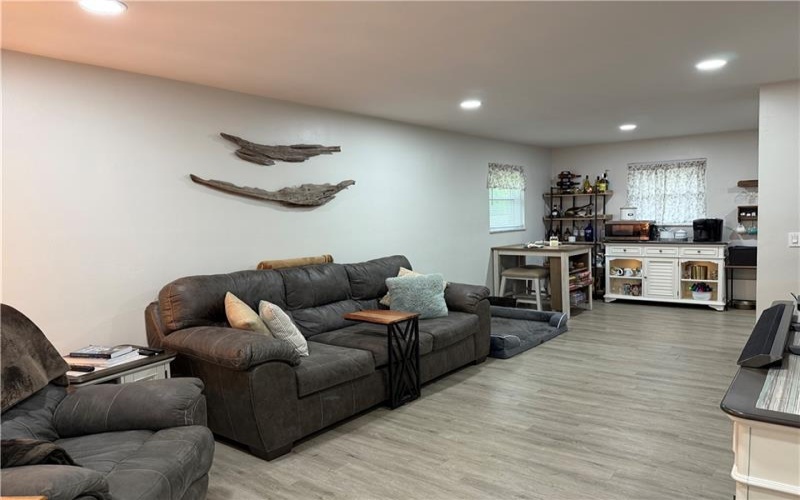 160 Skellytown Rd, Irwin, 15642, 3 Bedrooms Bedrooms, ,1 BathroomBathrooms,Residential,For Sale,Skellytown Rd,1701320