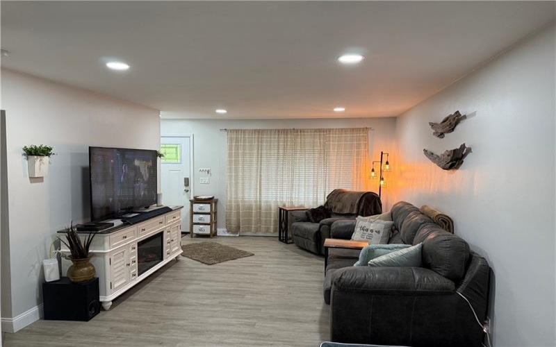 160 Skellytown Rd, Irwin, 15642, 3 Bedrooms Bedrooms, ,1 BathroomBathrooms,Residential,For Sale,Skellytown Rd,1701320