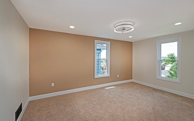1741 Freeport Road, New Kensington, 15068, 4 Bedrooms Bedrooms, 7 Rooms Rooms,2.1 BathroomsBathrooms,Residential,For Sale,Freeport Road,1709895