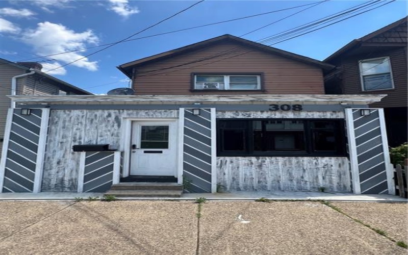 306 & 308 Fallowfield Ave, Charleroi, 15022, ,Commercial-industrial-business,For Sale,Fallowfield Ave,1710410