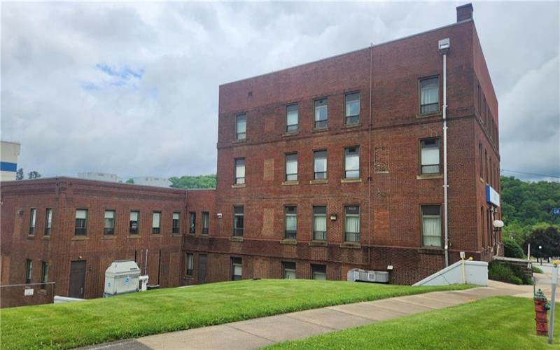 132 Lincoln Avenue, Vandergrift, 15690, ,Commercial-industrial-business,For Sale,Lincoln Avenue,1710447