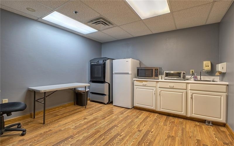 911 Ligonier Street, Suite 205, Latrobe, 15650, ,Commercial-industrial-business,For Sale,Ligonier Street, Suite 205,1710523