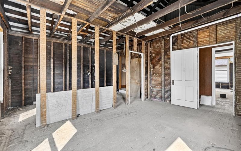 320 Main St, Mt Pleasant, 15666, ,Commercial-industrial-business,For Sale,Main St,1720991