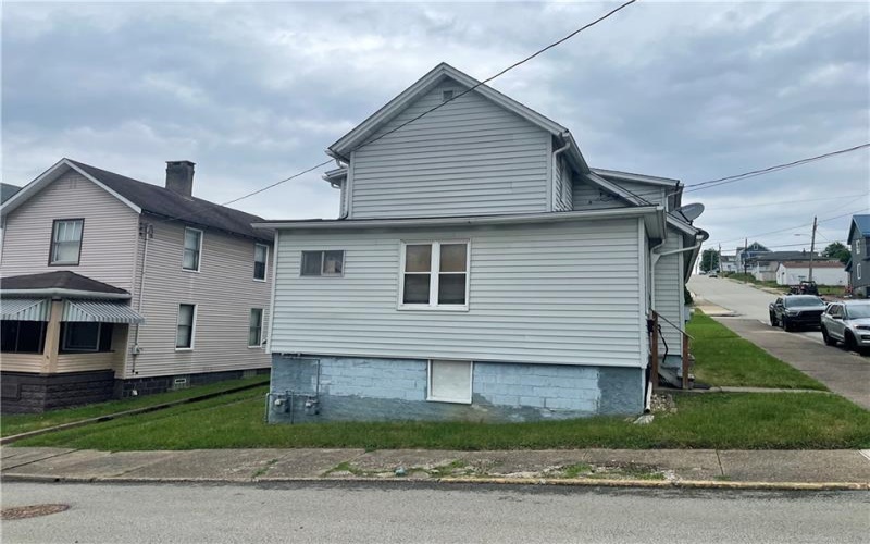 36 Lincoln Ave, Irwin, 15642, 1 Bedroom Bedrooms, ,1 BathroomBathrooms,Lease,For Rent,Lincoln Ave,1710640