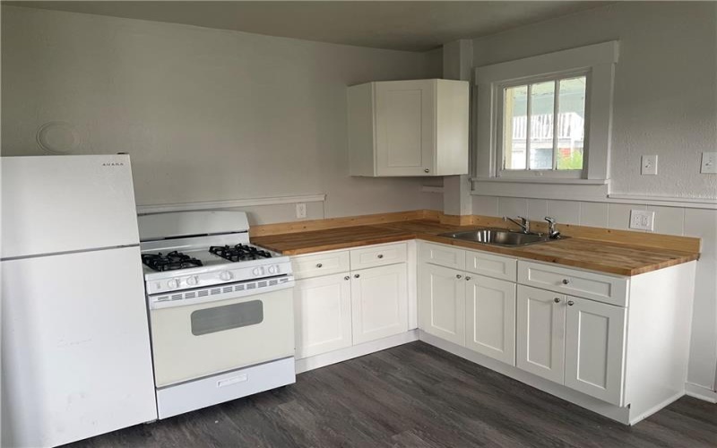 36 Lincoln Ave, Irwin, 15642, 1 Bedroom Bedrooms, ,1 BathroomBathrooms,Lease,For Rent,Lincoln Ave,1710640