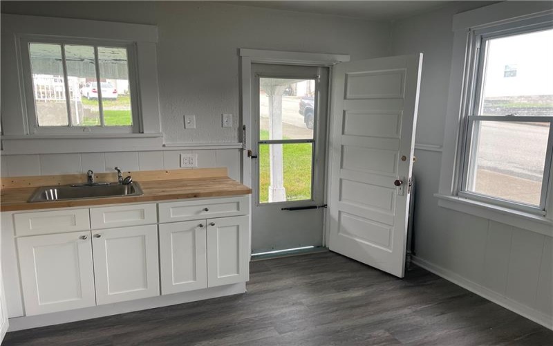36 Lincoln Ave, Irwin, 15642, 1 Bedroom Bedrooms, ,1 BathroomBathrooms,Lease,For Rent,Lincoln Ave,1710640