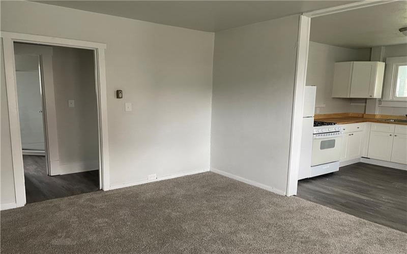 36 Lincoln Ave, Irwin, 15642, 1 Bedroom Bedrooms, ,1 BathroomBathrooms,Lease,For Rent,Lincoln Ave,1710640