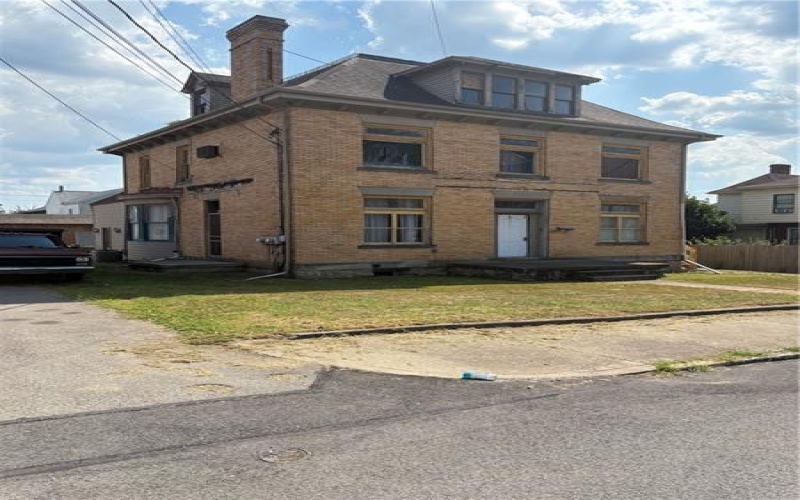 214 Fairview Ave, Connellsville, 15425, ,Multi-unit,For Sale,Fairview Ave,1710651