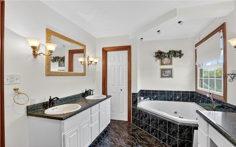 17 Mulberry Ct, Coal Center, 15423, 4 Bedrooms Bedrooms, 8 Rooms Rooms,2.1 BathroomsBathrooms,Residential,For Sale,Mulberry Ct,1721214