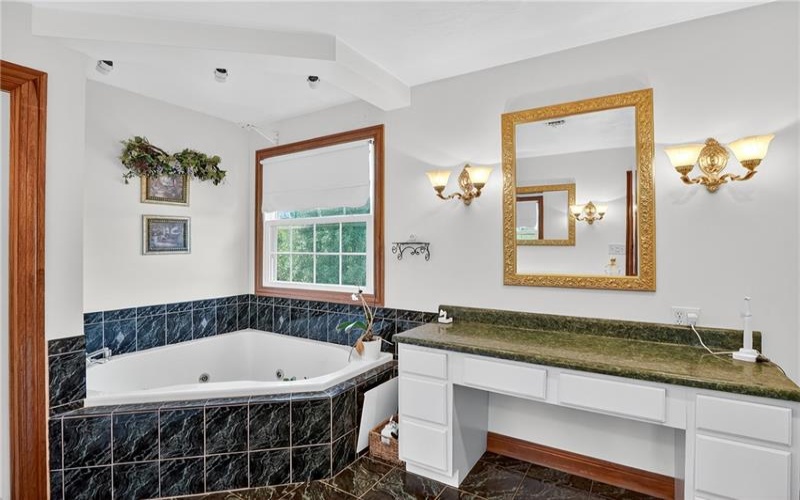 17 Mulberry Ct, Coal Center, 15423, 4 Bedrooms Bedrooms, 8 Rooms Rooms,2.1 BathroomsBathrooms,Residential,For Sale,Mulberry Ct,1721214