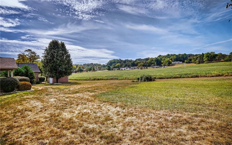 17 Mulberry Ct, Coal Center, 15423, 4 Bedrooms Bedrooms, 8 Rooms Rooms,2.1 BathroomsBathrooms,Residential,For Sale,Mulberry Ct,1721214