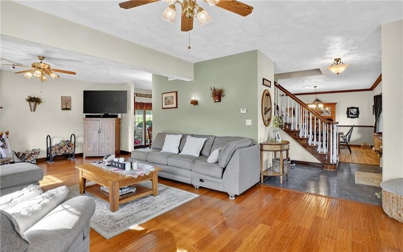17 Mulberry Ct, Coal Center, 15423, 4 Bedrooms Bedrooms, 8 Rooms Rooms,2.1 BathroomsBathrooms,Residential,For Sale,Mulberry Ct,1721214