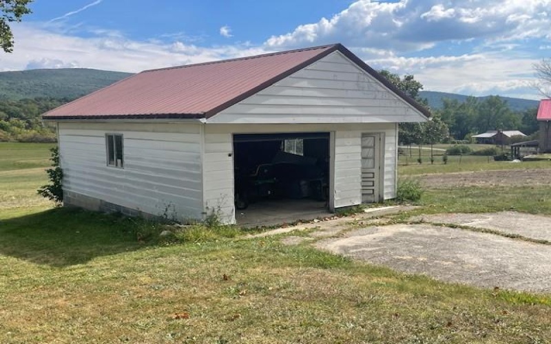 2140 SPRINGHILL FURNACE ROAD, Smithfield, 15478, ,Farm-acreage-lot,For Sale,Garage,SPRINGHILL FURNACE ROAD,1721303