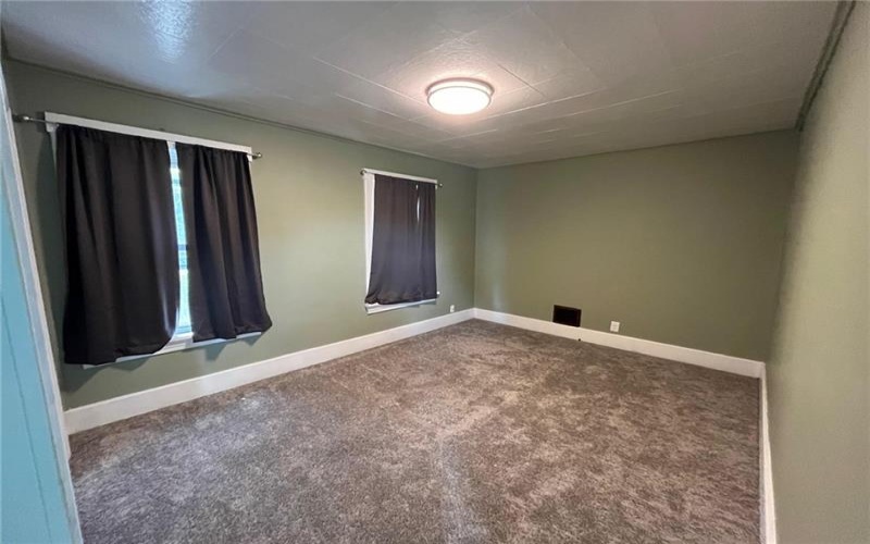 702 Sellers Avenue, Jeannette, 15644, 2 Bedrooms Bedrooms, 7 Rooms Rooms,1.1 BathroomsBathrooms,Residential,For Sale,Sellers Avenue,1711337