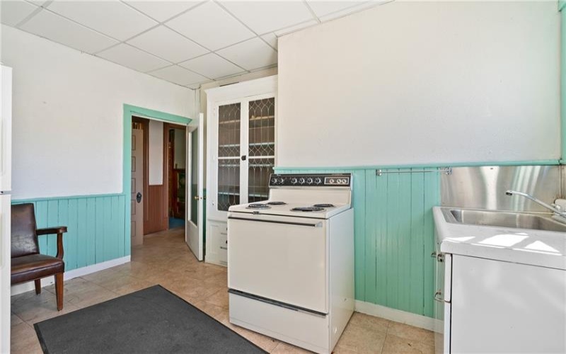 27 College St, Washington, 15301, ,Commercial-industrial-business,For Sale,College St,1721593
