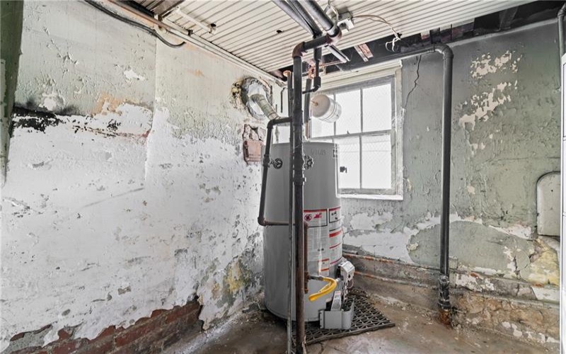 27 College St, Washington, 15301, ,Commercial-industrial-business,For Sale,College St,1721593