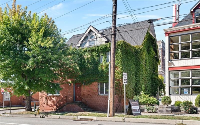 27 College St, Washington, 15301, ,Commercial-industrial-business,For Sale,College St,1721593