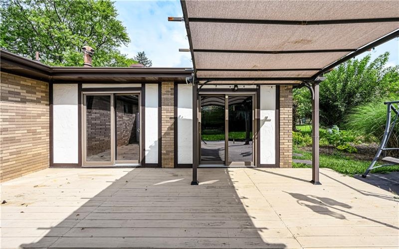 4045 Blue Willow, Irwin, 15642, 2 Bedrooms Bedrooms, 10 Rooms Rooms,2 BathroomsBathrooms,Residential,For Sale,Blue Willow,1711589