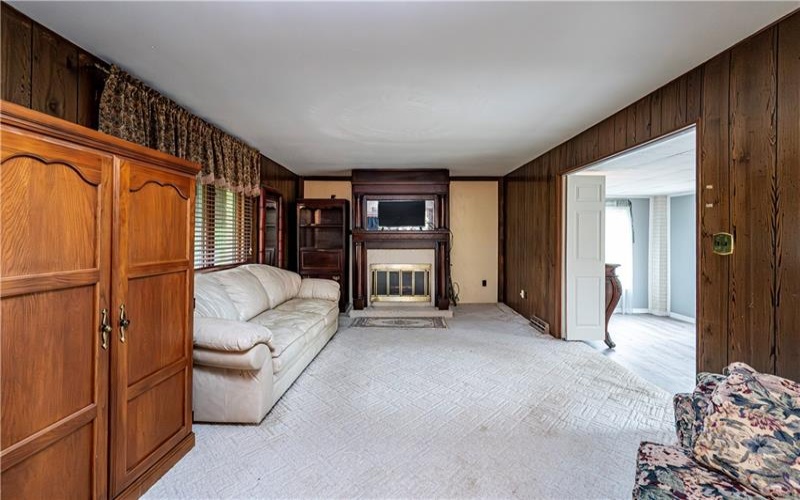 4045 Blue Willow, Irwin, 15642, 2 Bedrooms Bedrooms, 10 Rooms Rooms,2 BathroomsBathrooms,Residential,For Sale,Blue Willow,1711589