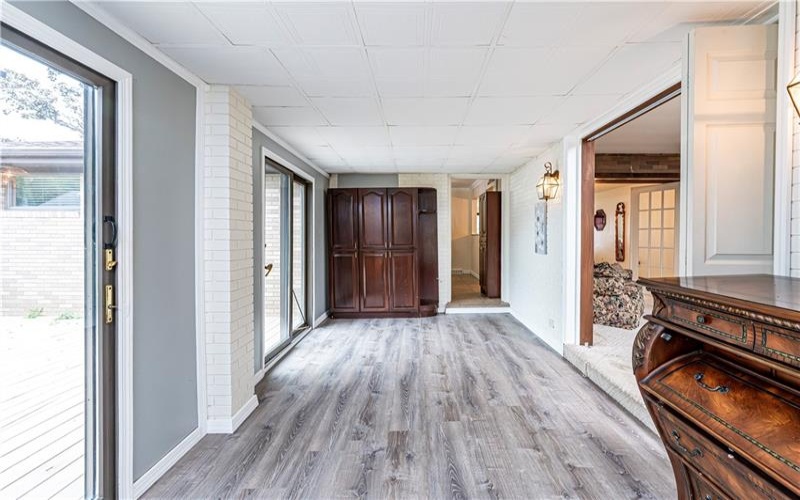 4045 Blue Willow, Irwin, 15642, 2 Bedrooms Bedrooms, 10 Rooms Rooms,2 BathroomsBathrooms,Residential,For Sale,Blue Willow,1711589