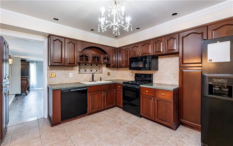 4045 Blue Willow, Irwin, 15642, 2 Bedrooms Bedrooms, 10 Rooms Rooms,2 BathroomsBathrooms,Residential,For Sale,Blue Willow,1711589