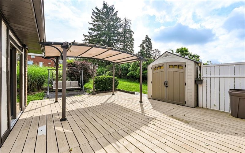 4045 Blue Willow, Irwin, 15642, 2 Bedrooms Bedrooms, 10 Rooms Rooms,2 BathroomsBathrooms,Residential,For Sale,Blue Willow,1711589