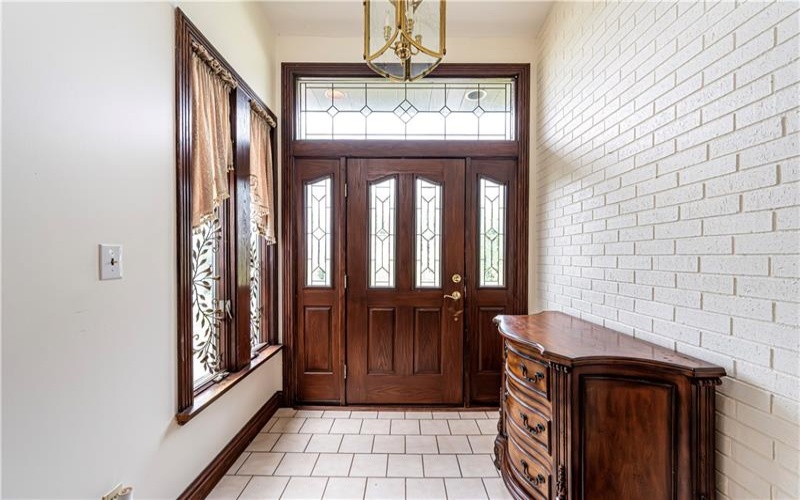 4045 Blue Willow, Irwin, 15642, 2 Bedrooms Bedrooms, 10 Rooms Rooms,2 BathroomsBathrooms,Residential,For Sale,Blue Willow,1711589