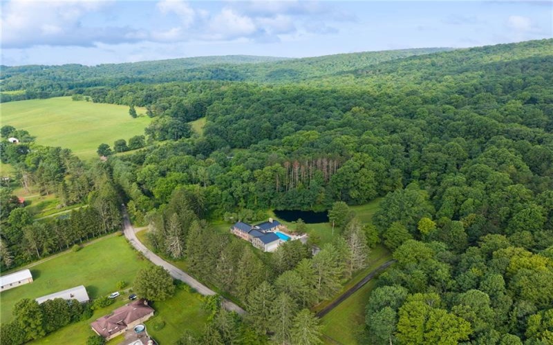 513 Austraw Rd, Ligonier, 15658, 4 Bedrooms Bedrooms, ,4.2 BathroomsBathrooms,Residential,For Sale,Austraw Rd,1711628