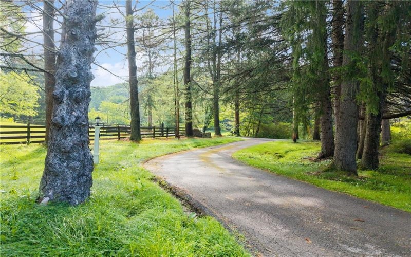 513 Austraw Rd, Ligonier, 15658, 4 Bedrooms Bedrooms, ,4.2 BathroomsBathrooms,Residential,For Sale,Austraw Rd,1711628