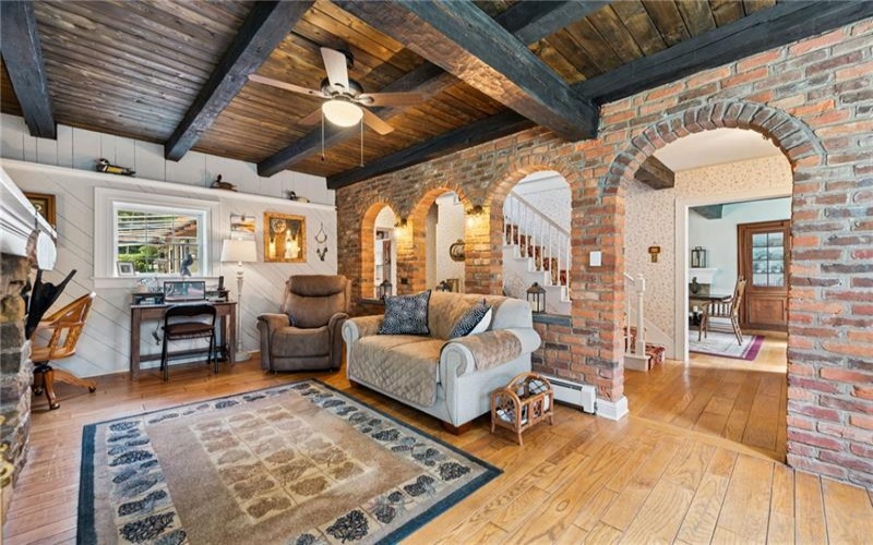 513 Austraw Rd, Ligonier, 15658, 4 Bedrooms Bedrooms, ,4.2 BathroomsBathrooms,Residential,For Sale,Austraw Rd,1711628