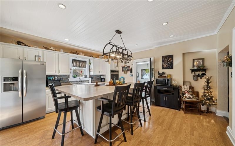 1200 Hahntown Wendel Rd, Irwin, 15642, 3 Bedrooms Bedrooms, 12 Rooms Rooms,2.1 BathroomsBathrooms,Residential,For Sale,Hahntown Wendel Rd,1721909