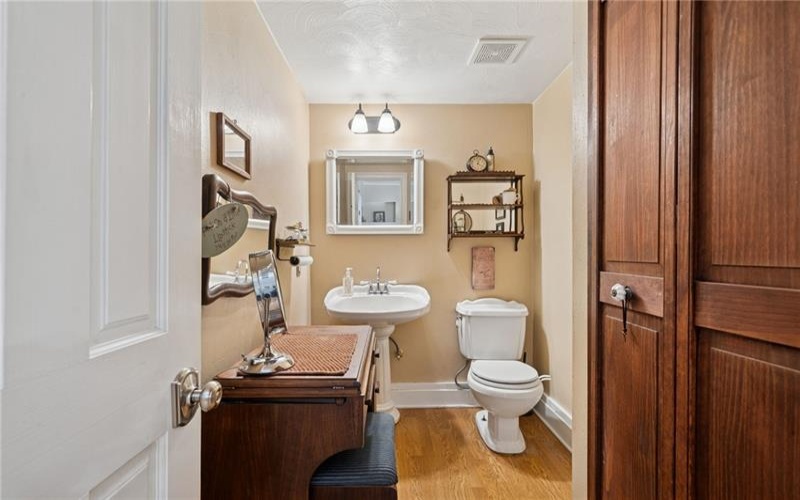 1200 Hahntown Wendel Rd, Irwin, 15642, 3 Bedrooms Bedrooms, 12 Rooms Rooms,2.1 BathroomsBathrooms,Residential,For Sale,Hahntown Wendel Rd,1721909