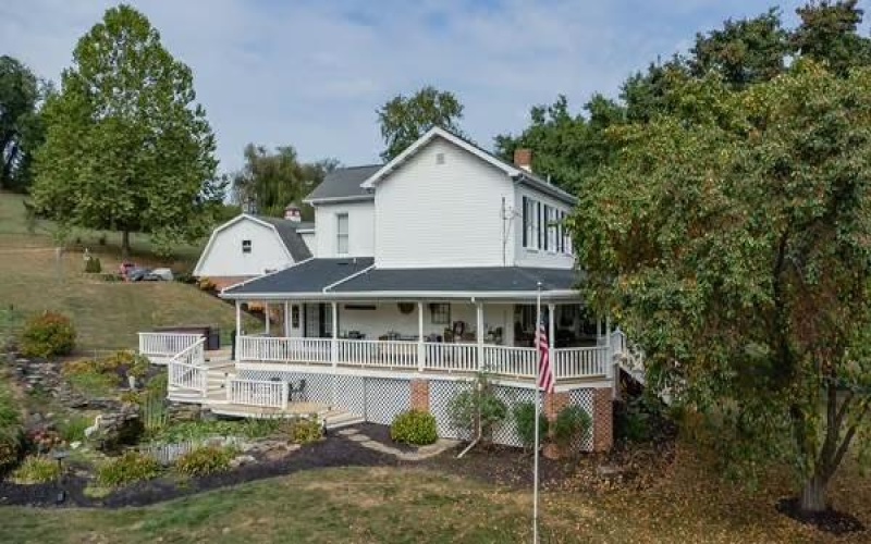 1200 Hahntown Wendel Rd, Irwin, 15642, 3 Bedrooms Bedrooms, 12 Rooms Rooms,2.1 BathroomsBathrooms,Residential,For Sale,Hahntown Wendel Rd,1721909