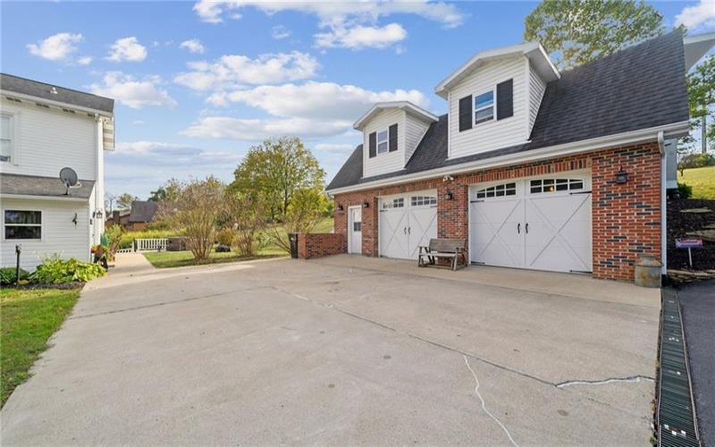 1200 Hahntown Wendel Rd, Irwin, 15642, 3 Bedrooms Bedrooms, 12 Rooms Rooms,2.1 BathroomsBathrooms,Residential,For Sale,Hahntown Wendel Rd,1721909