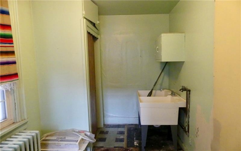 308 4th St, 15063, 15063, 3 Bedrooms Bedrooms, 9 Rooms Rooms,1.1 BathroomsBathrooms,Residential,For Sale,4th St,1722012