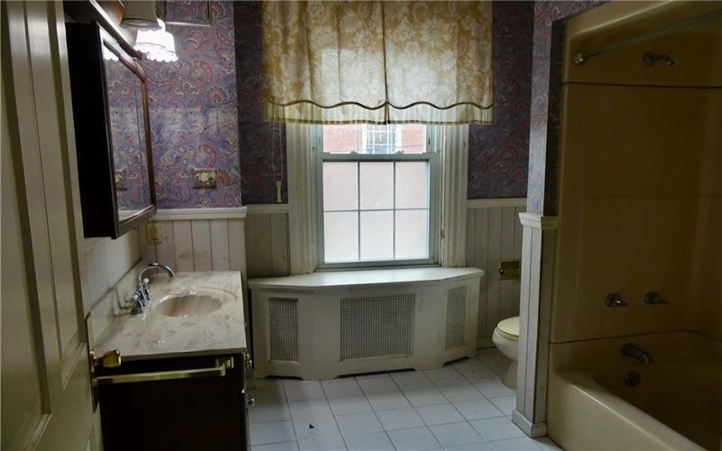 308 4th St, 15063, 15063, 3 Bedrooms Bedrooms, 9 Rooms Rooms,1.1 BathroomsBathrooms,Residential,For Sale,4th St,1722012