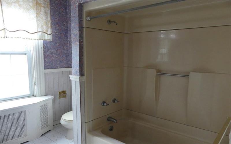 308 4th St, 15063, 15063, 3 Bedrooms Bedrooms, 9 Rooms Rooms,1.1 BathroomsBathrooms,Residential,For Sale,4th St,1722012