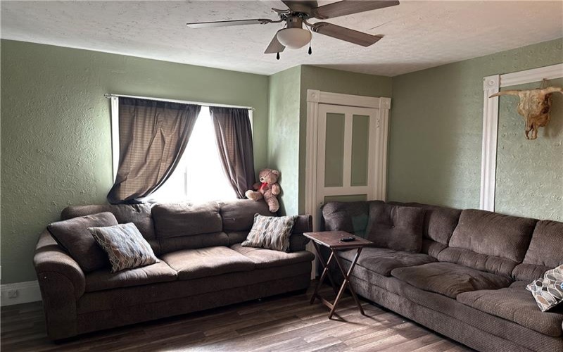 215 1st Avenue, Waynesburg, 15370, 4 Bedrooms Bedrooms, ,3 BathroomsBathrooms,Residential,For Sale,1st Avenue,1722049