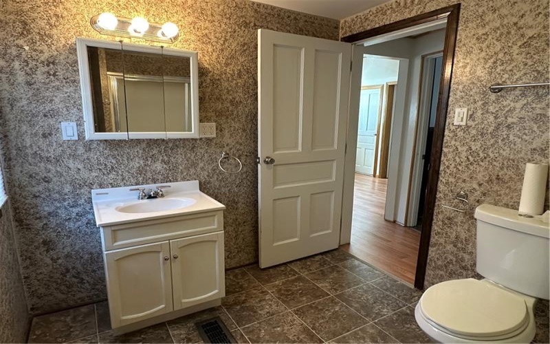 215 1st Avenue, Waynesburg, 15370, 4 Bedrooms Bedrooms, ,3 BathroomsBathrooms,Residential,For Sale,1st Avenue,1722049
