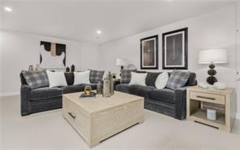 231 Yellowwood Court, Washington, 15301, 3 Bedrooms Bedrooms, 7 Rooms Rooms,2.1 BathroomsBathrooms,Residential,For Sale,Yellowwood Court,1711954