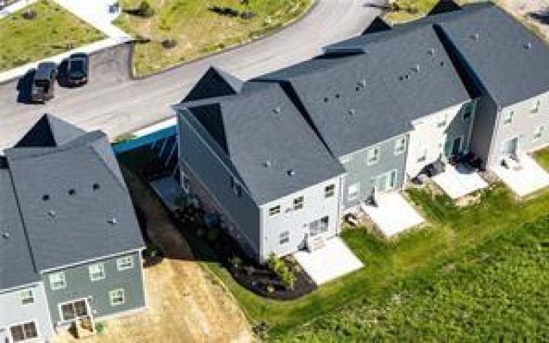 231 Yellowwood Court, Washington, 15301, 3 Bedrooms Bedrooms, 7 Rooms Rooms,2.1 BathroomsBathrooms,Residential,For Sale,Yellowwood Court,1711954