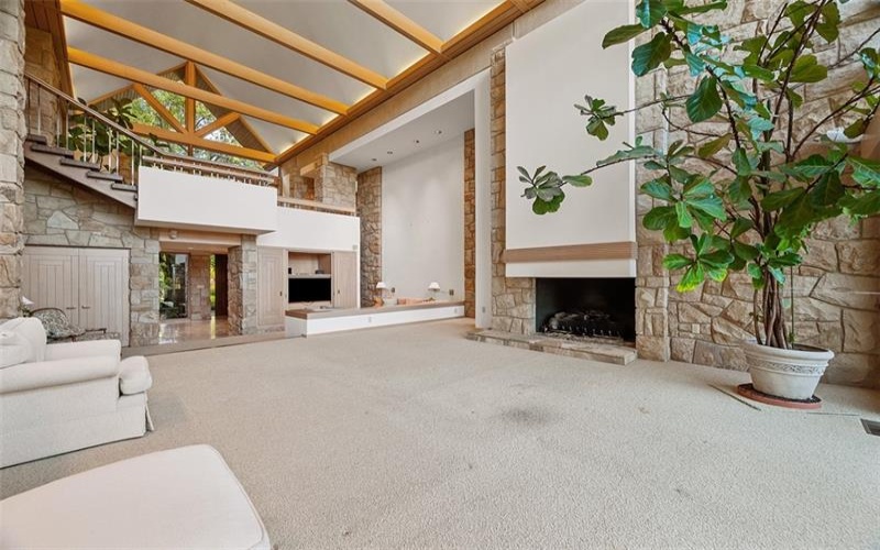 311 Hillcrest Dr, New Kensington, 15068, 5 Bedrooms Bedrooms, ,4.1 BathroomsBathrooms,Residential,For Sale,Hillcrest Dr,1722543