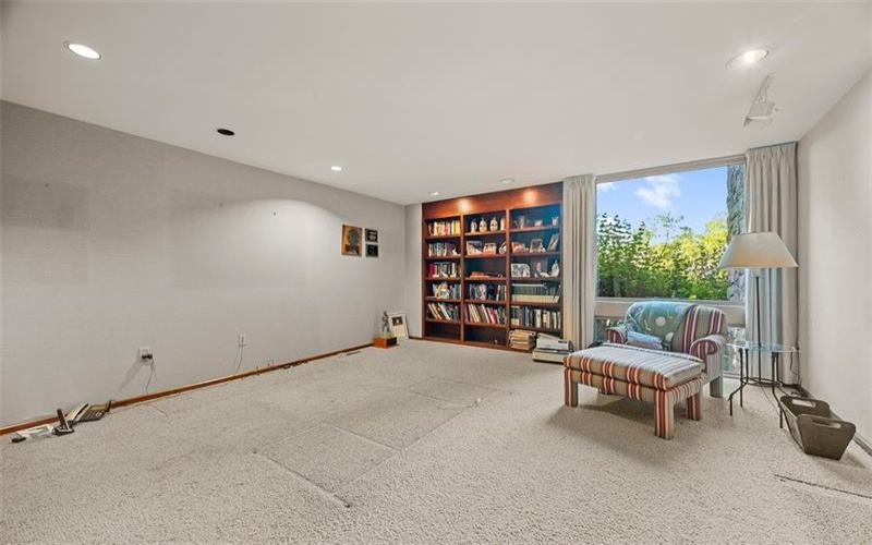 311 Hillcrest Dr, New Kensington, 15068, 5 Bedrooms Bedrooms, ,4.1 BathroomsBathrooms,Residential,For Sale,Hillcrest Dr,1722543